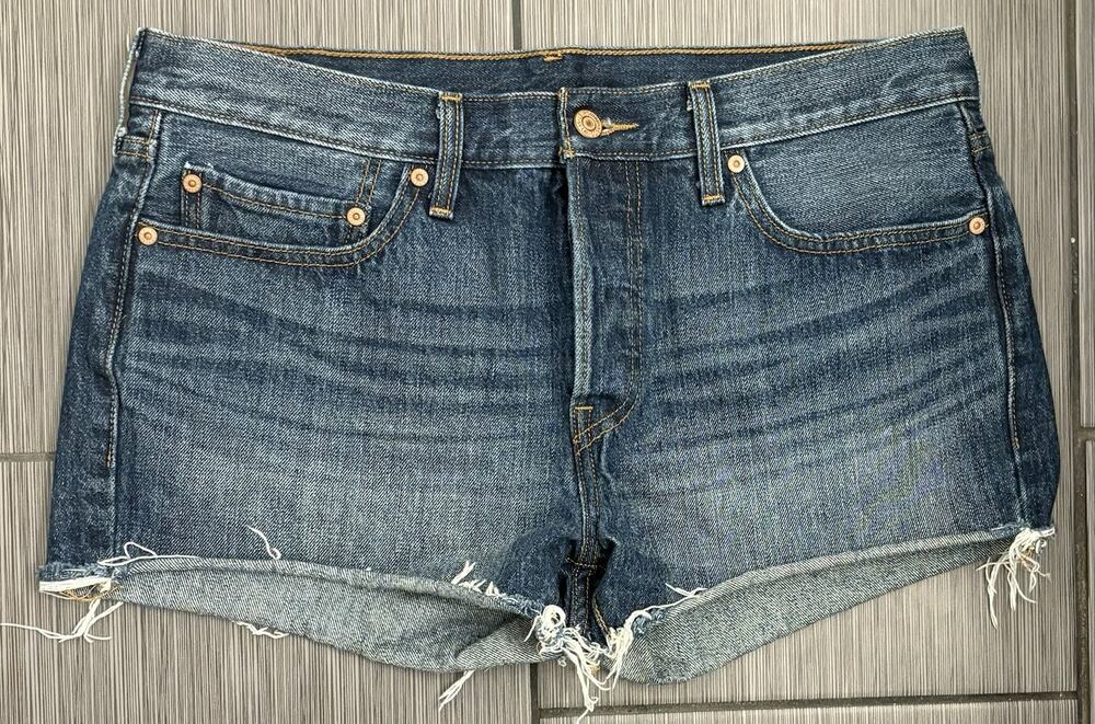 Levi's 501 Denim Shorts Classic Button Fly Raw Hem Women's Size 30